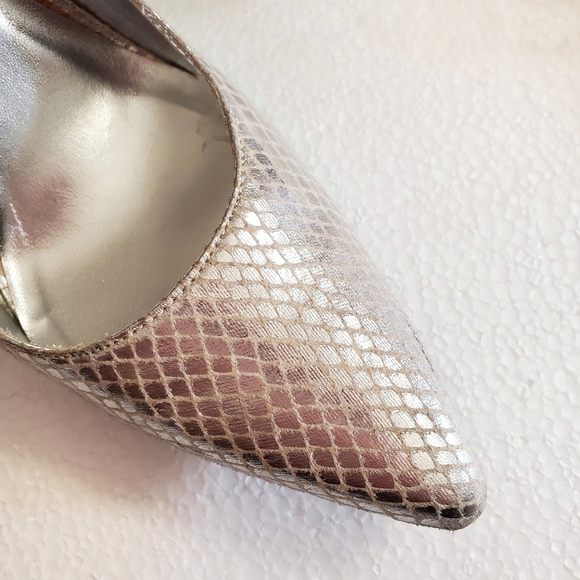 RAMPAGE Silver Classic Pump "Nicki" Sz 6 Excellent - Picture 4 of 14